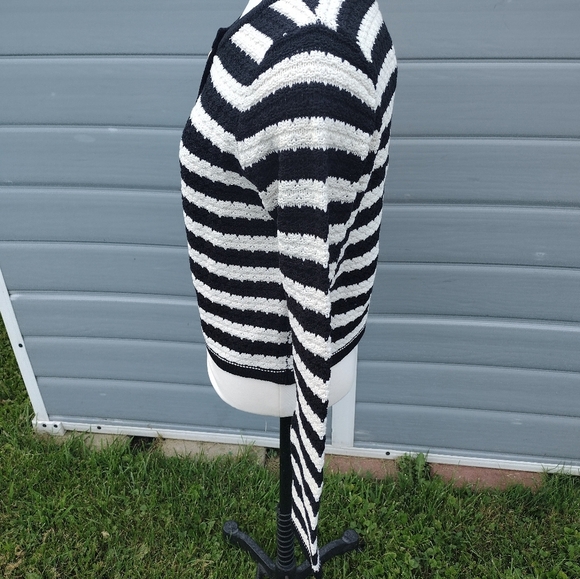 MOON RIVER BLACK AND WHITE STRIPED CARDIGAN SWEATER GOLD BUTTONS Medium - Picture 4 of 9